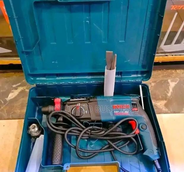Brand New Bosch Rotary Hammer Drill-Set/800watts + Free Bits Set