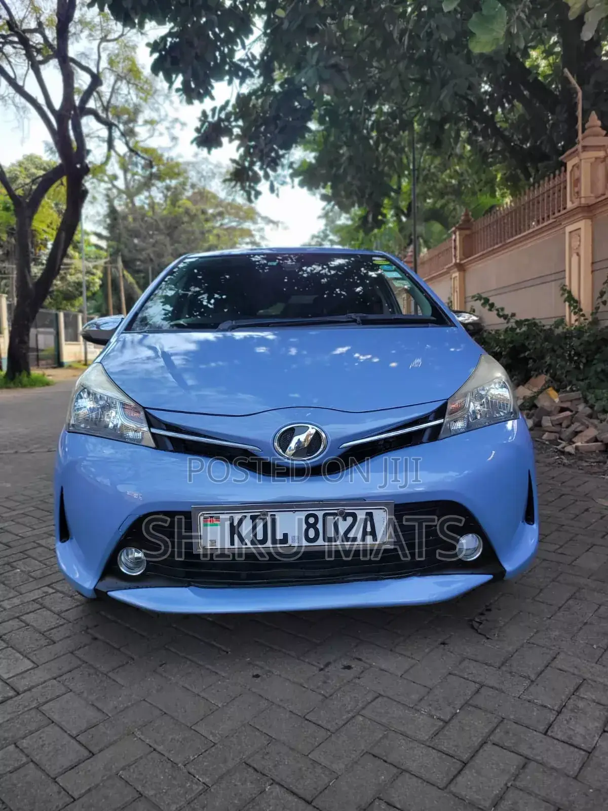Toyota Vitz 2015 Silver