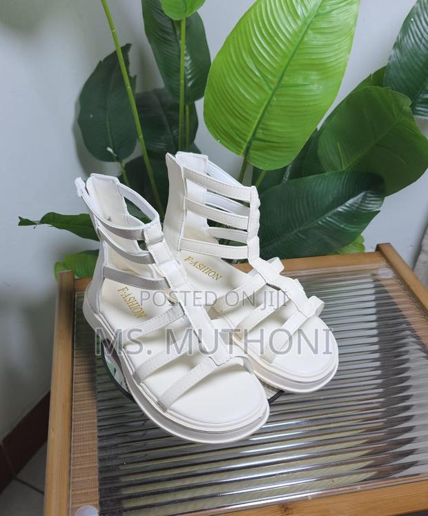 Girls White Gladiator-Style Roman Sandals Size 31-35 - thumbnail 2
