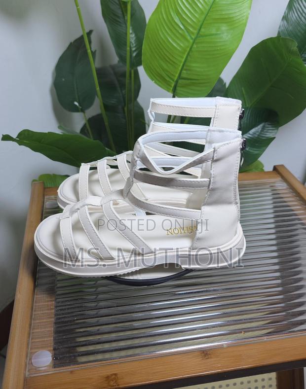 Girls White Gladiator-Style Roman Sandals Size 31-35 - thumbnail 3