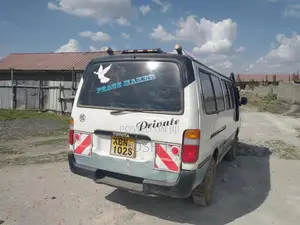 Toyota HiAce 2003 White