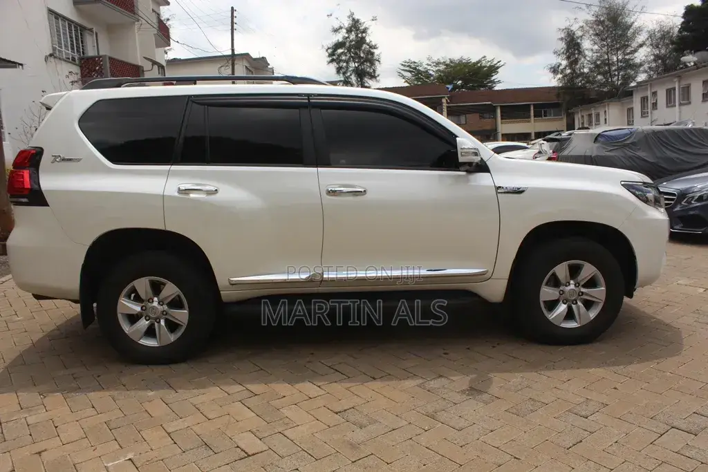 Toyota Land Cruiser Prado 2.7 2021 White
