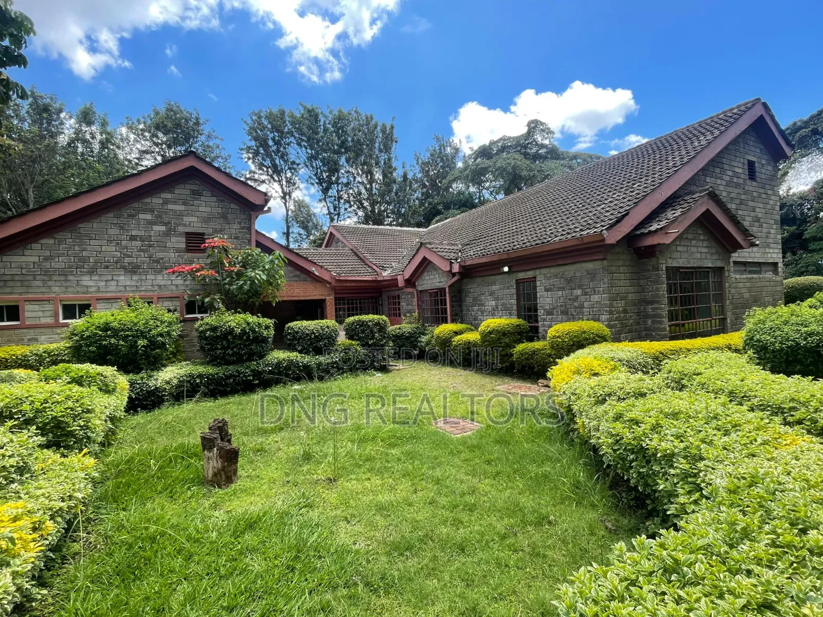 5bdrm Bungalow in Karen for rent