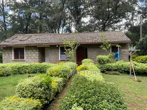 5bdrm Bungalow in Karen for rent