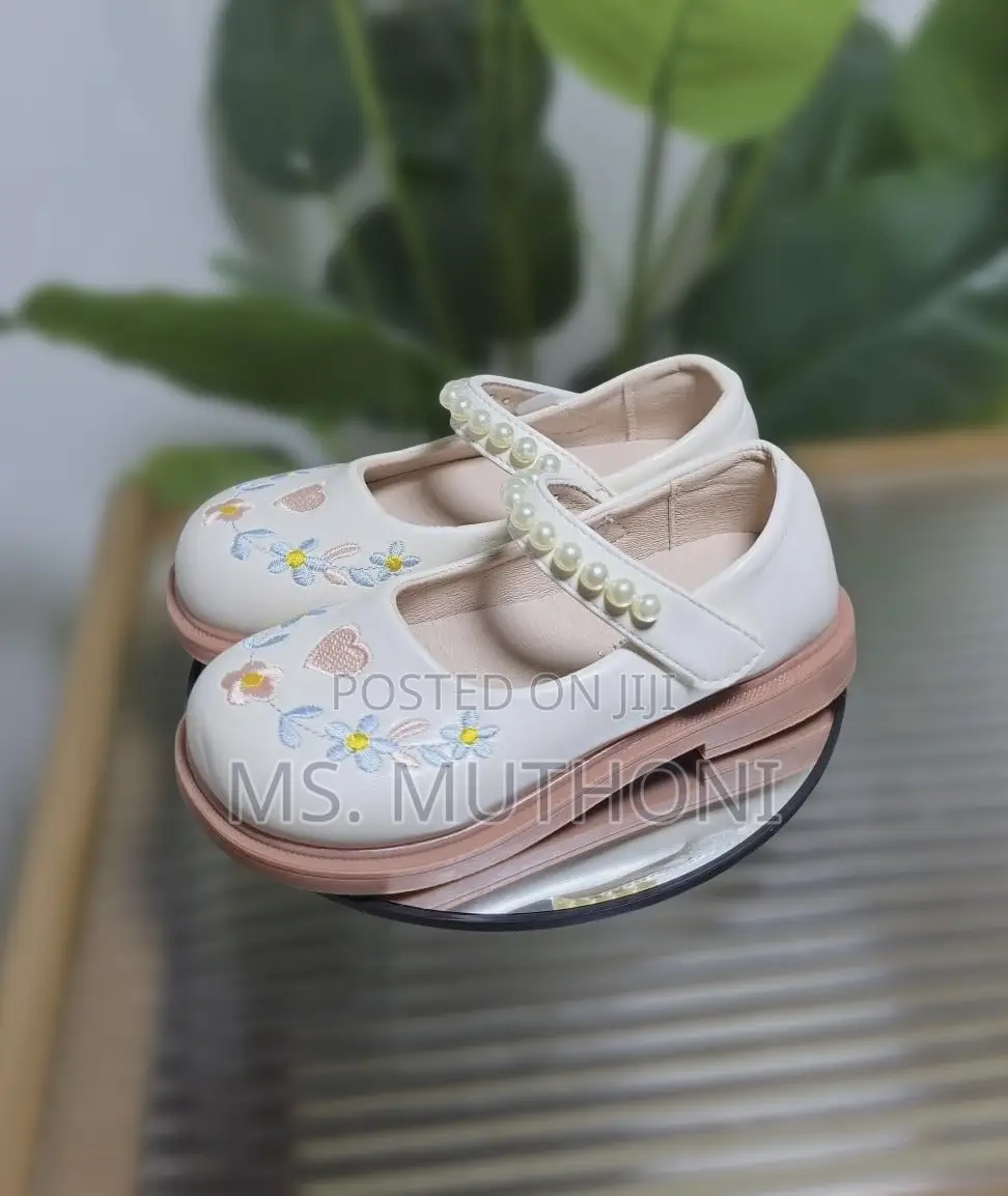 Girls Ballet Flats With Pearl Straps Size 23-31