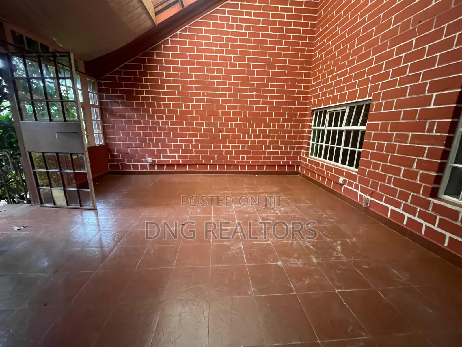 5bdrm Bungalow in Karen for rent
