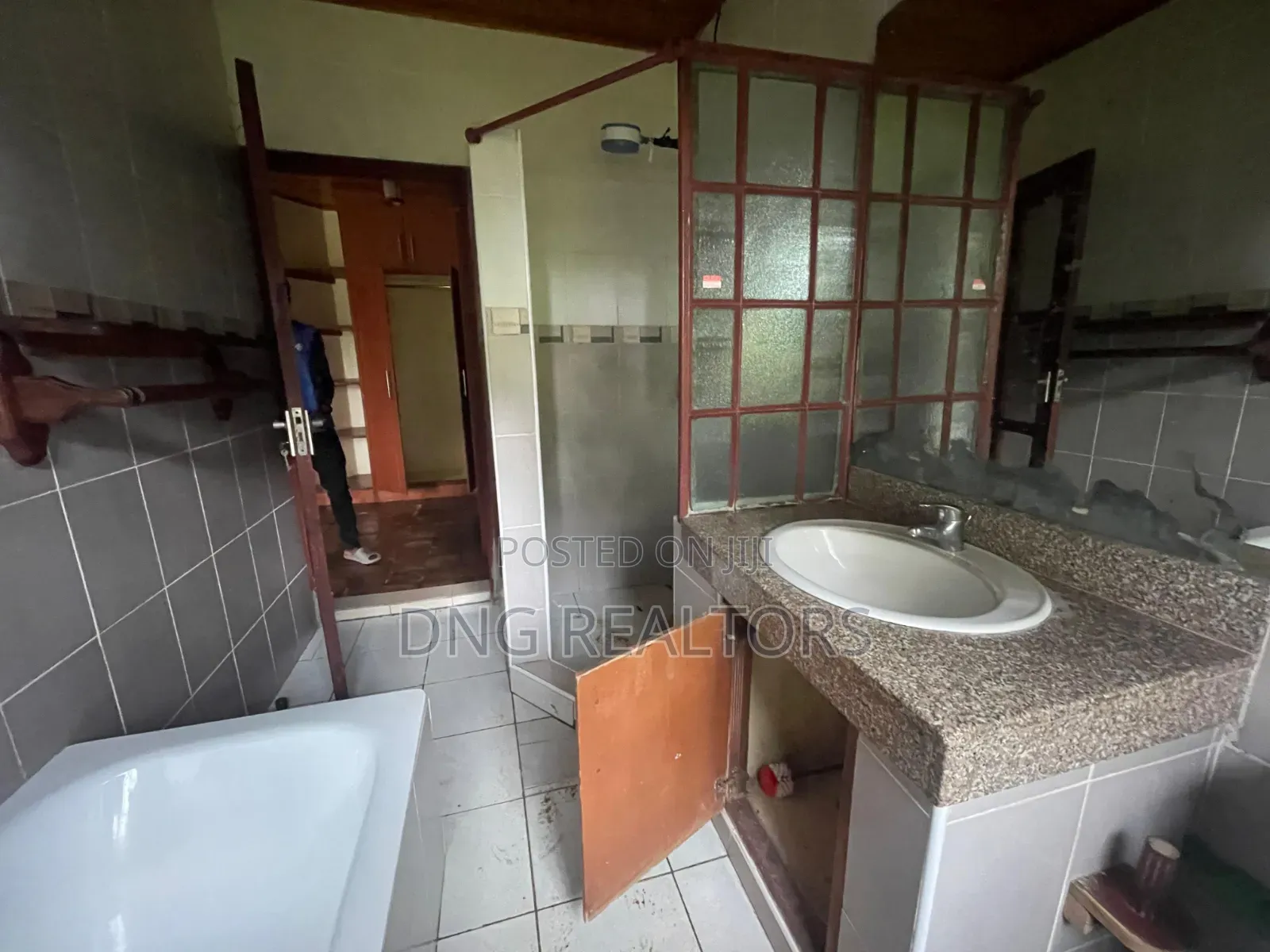 5bdrm Bungalow in Karen for rent