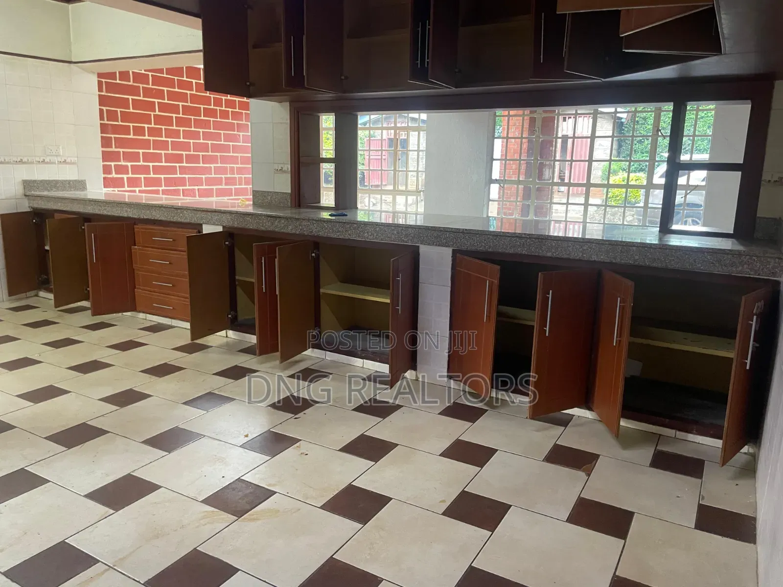 5bdrm Bungalow in Karen for rent