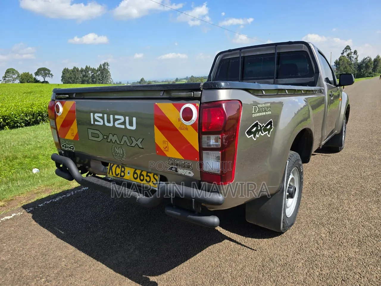 Isuzu D-MAX 2015 Gray