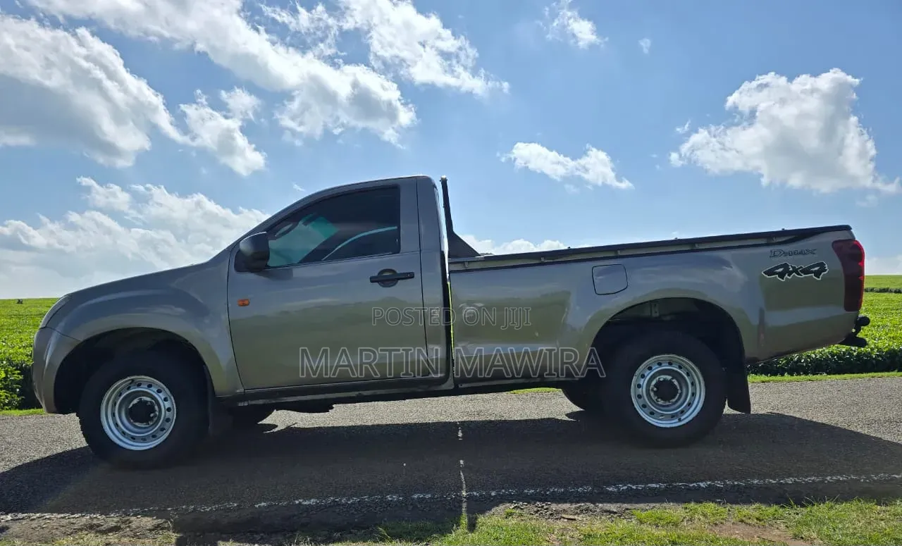 Isuzu D-MAX 2015 Gray