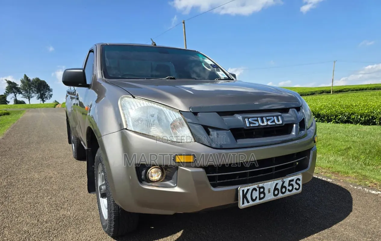 Isuzu D-MAX 2015 Gray