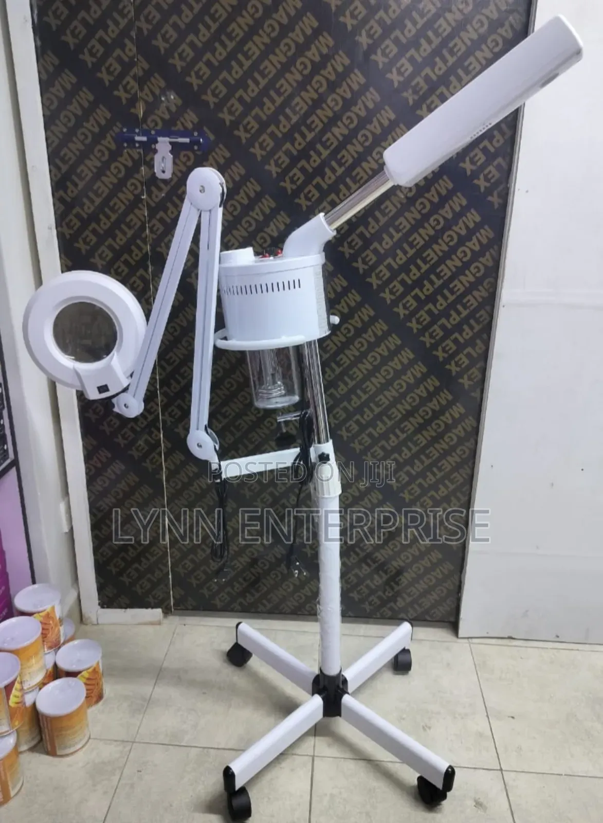 Hot Facial Steamer With Magnifying Glass