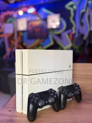 Playstation 4 Standard 500gb Chipped 8 Games