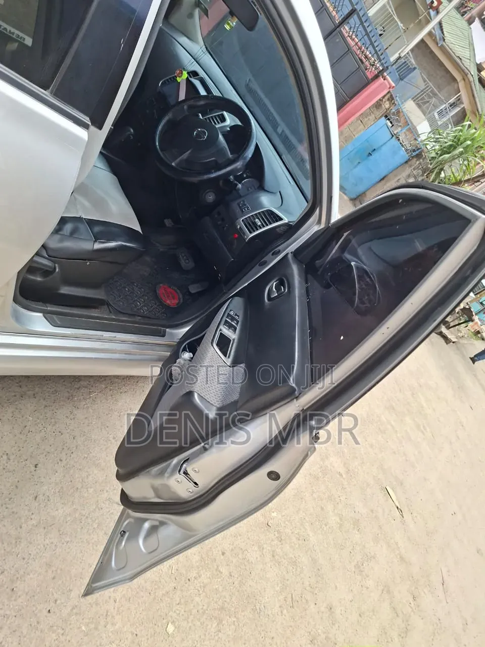 Nissan Wingroad 2012 Silver