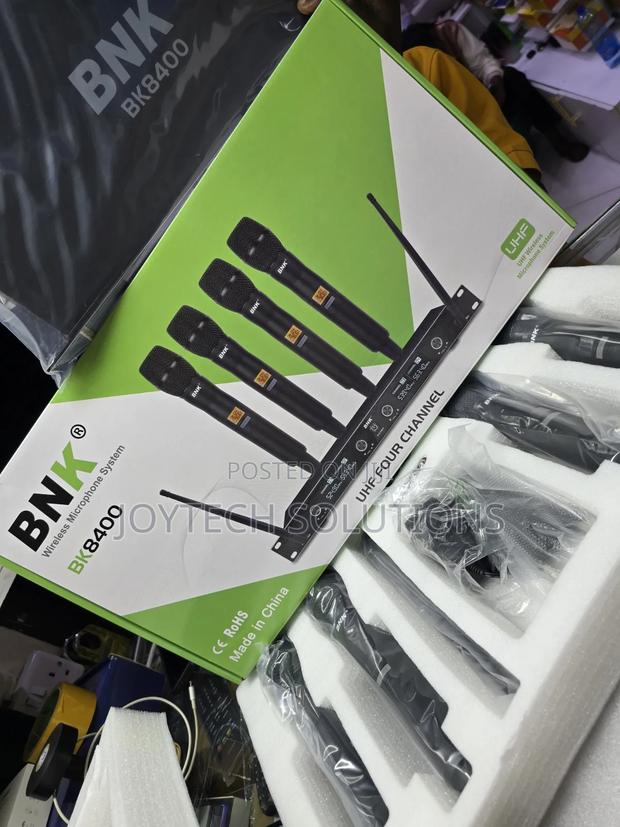 BNK Bk8400 Uhf 4 Wireless Microphones Church Karaoke Pa System