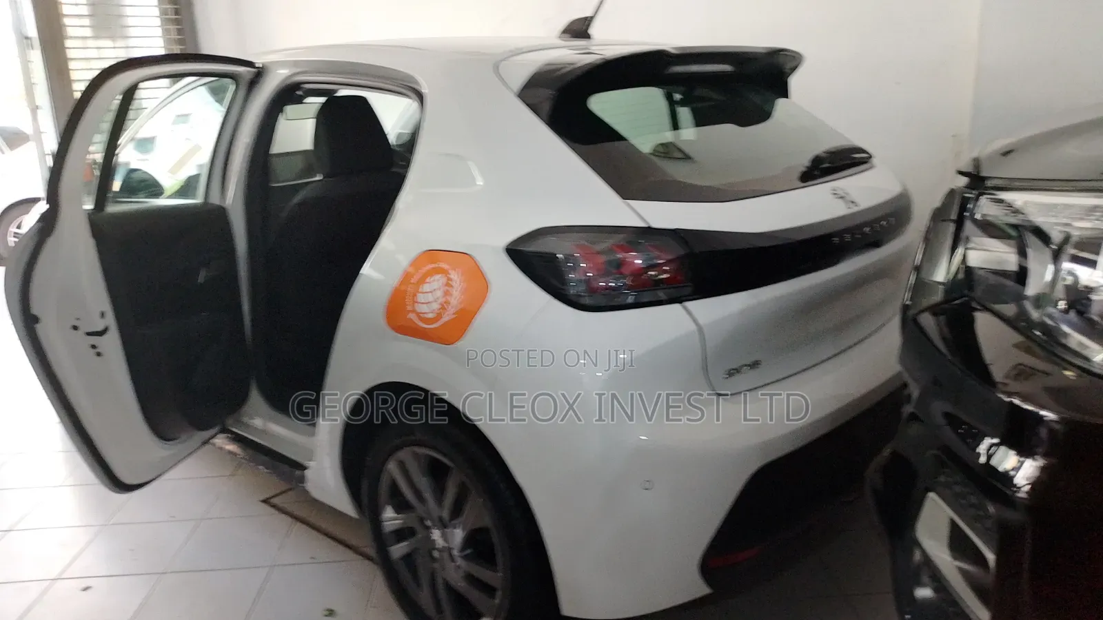 Peugeot 208 2021 White