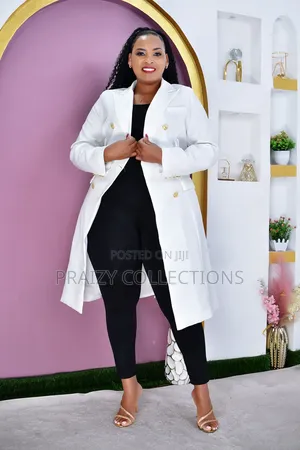 Elegant Longline Blazer Design