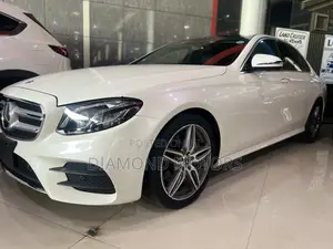 Mercedes-Benz E200 2018 Pearl