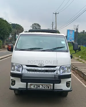 Toyota HiAce 2016 White