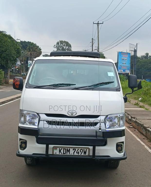 Toyota HiAce 2016 White - thumbnail 2