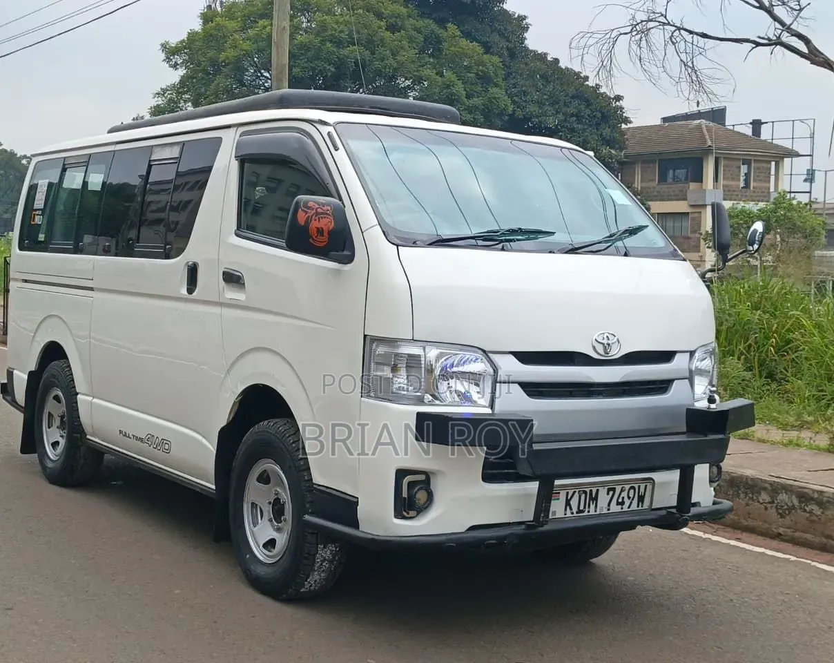 Toyota HiAce 2016 White