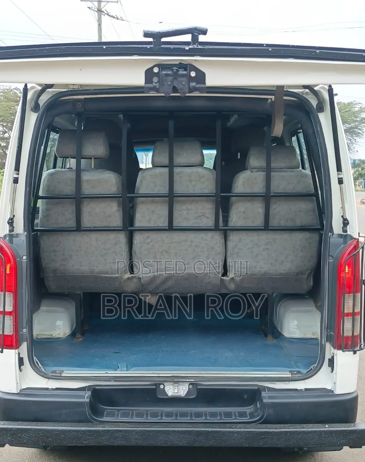 Toyota HiAce 2016 White