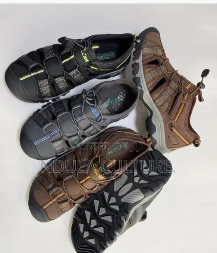 Catrn Closed Toe Hiking Sandals