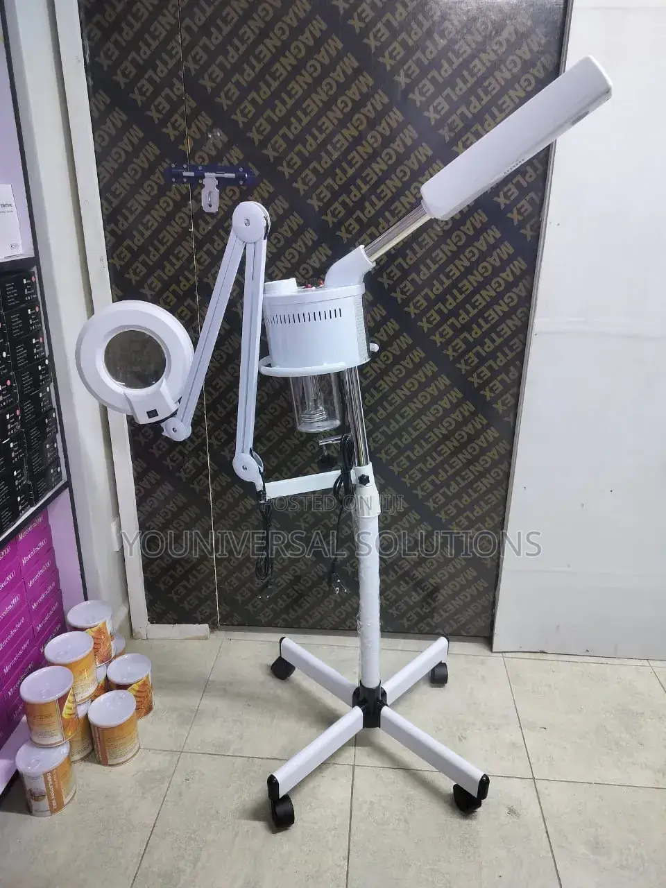 Hot Facial Steamer With Magnifying Glass