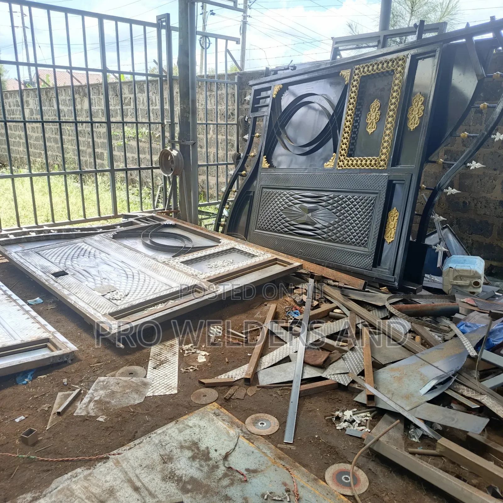 Double Leaf Steel Gates for Sale – Expert Fabrication Services
