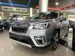 Subaru Forester Premium AWD 2020 Silver