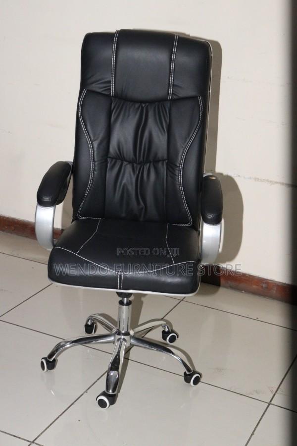 Office Chair : O12 Black Faux Leather Executive Office Chai
