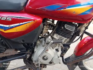 Bajaj Boxer 125 2023 Red