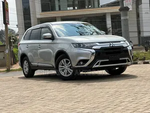 Mitsubishi Outlander 2019 Silver