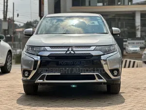 Mitsubishi Outlander 2019 Silver