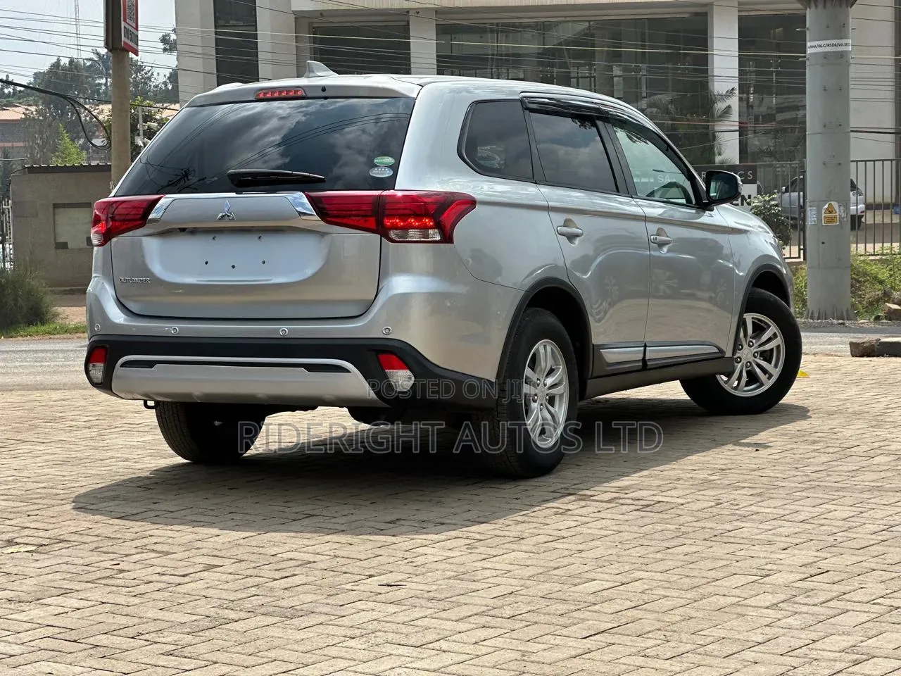 Mitsubishi Outlander 2019 Silver