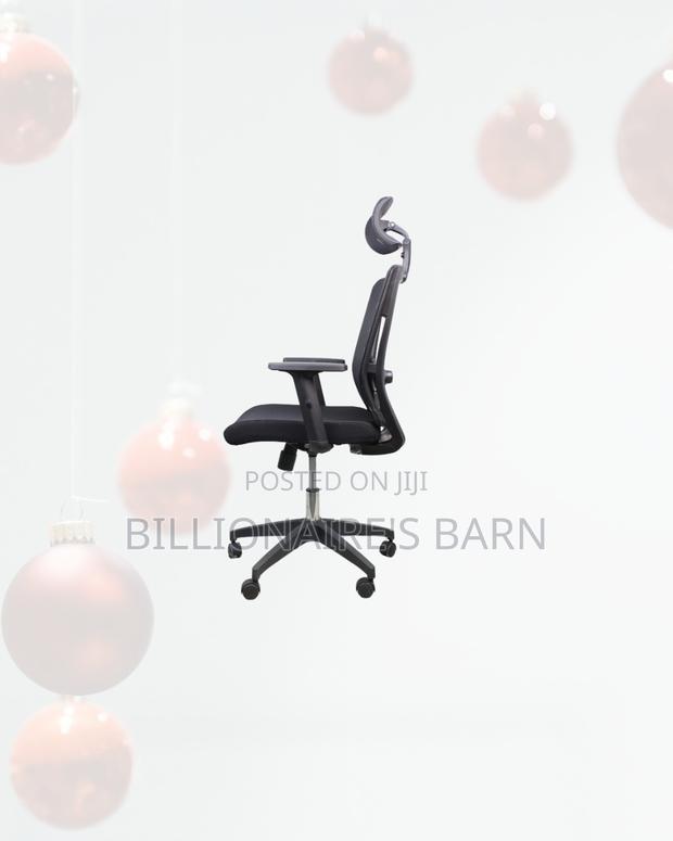 Modern Black Mesh Office Chair Ergonomic Headrest With Nylon Base