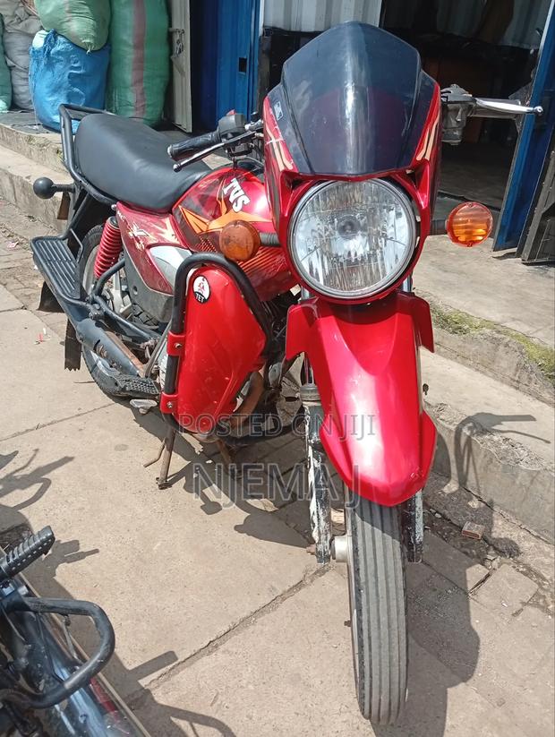 TVS HLX Plus ES 2024 Red