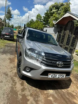 Toyota Hilux 2019 Silver