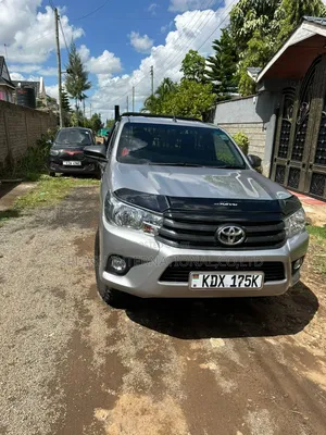 Toyota Hilux 2019 Silver