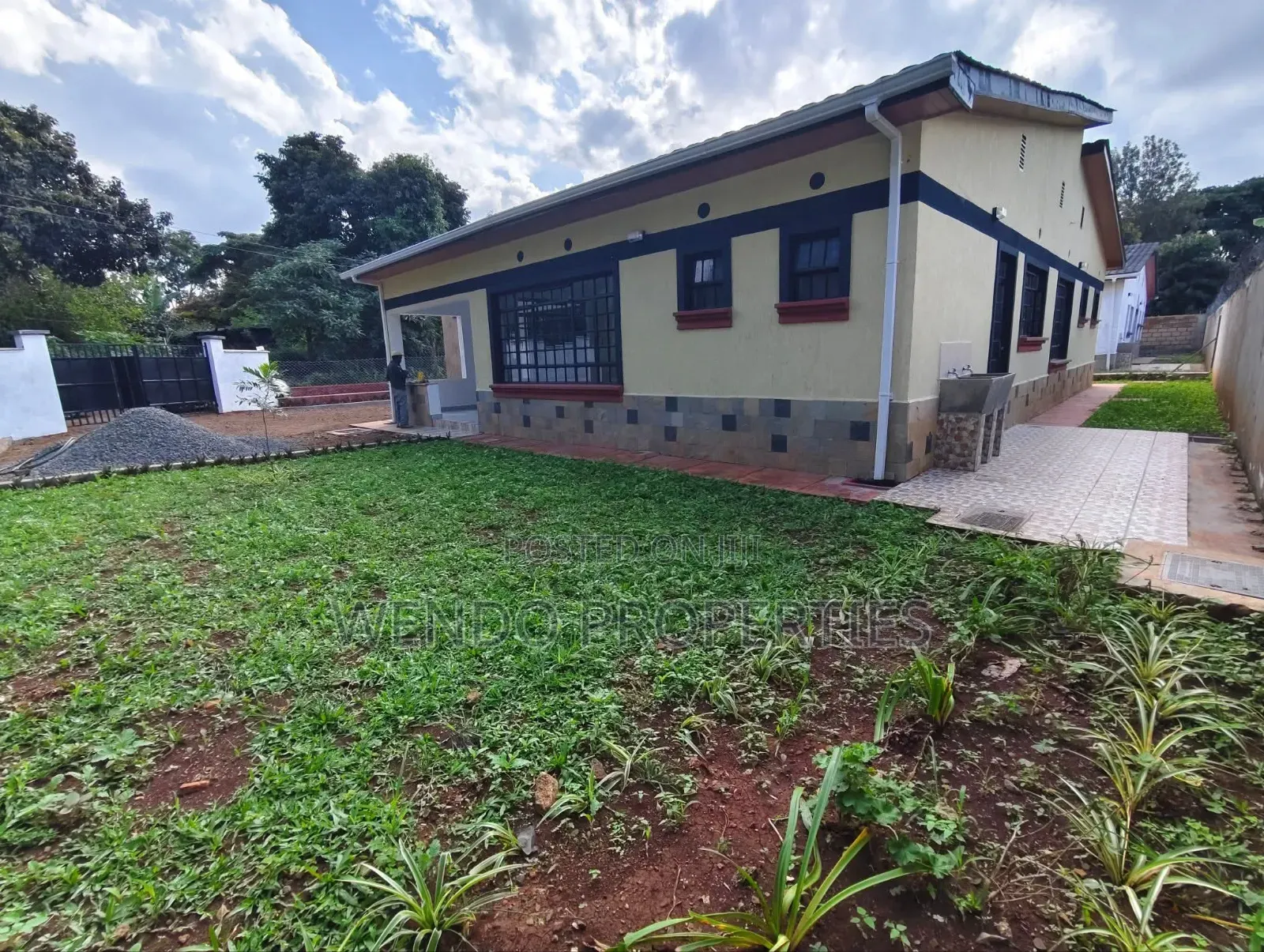 3bdrm Bungalow in Karen for rent