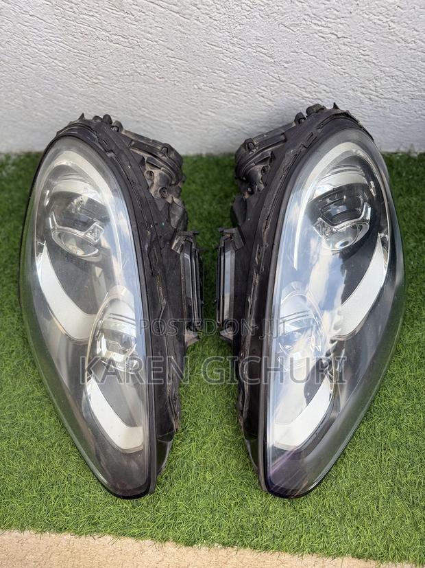 Porsche Xenon Headlights - main view