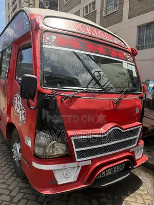 Hino Dutro 2014 Yellow