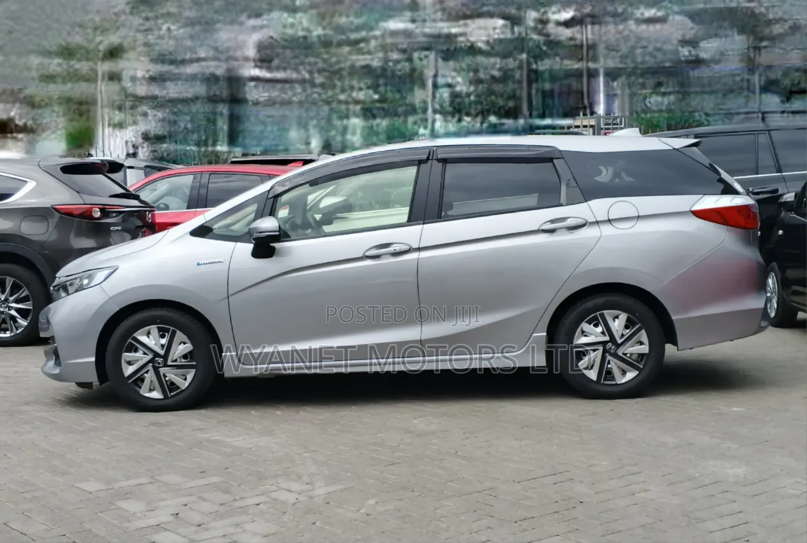 Honda Fit Shuttle 1.5 Hybrid 2WD 2019 Silver