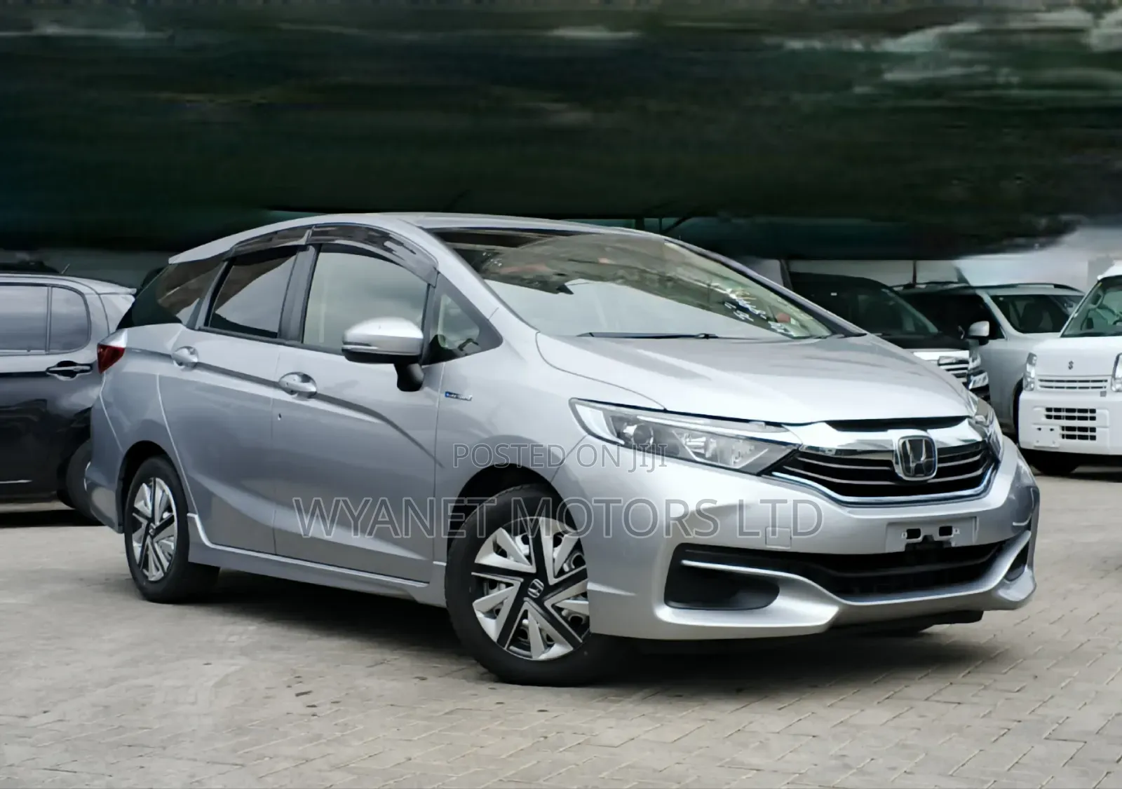 Honda Fit Shuttle 1.5 Hybrid 2WD 2019 Silver