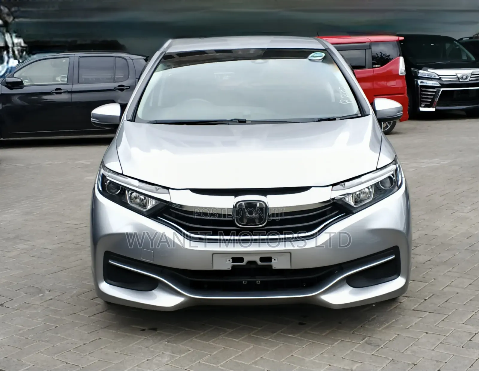 Honda Fit Shuttle 1.5 Hybrid 2WD 2019 Silver