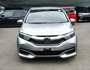 Honda Fit Shuttle 1.5 Hybrid 2WD 2019 Silver