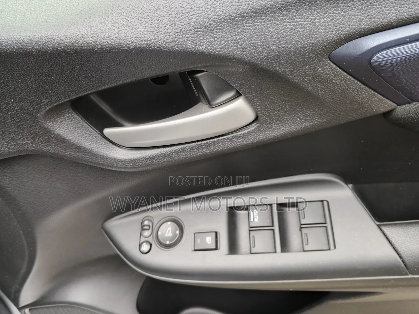 Honda Fit Shuttle 1.5 Hybrid 2WD 2019 Silver