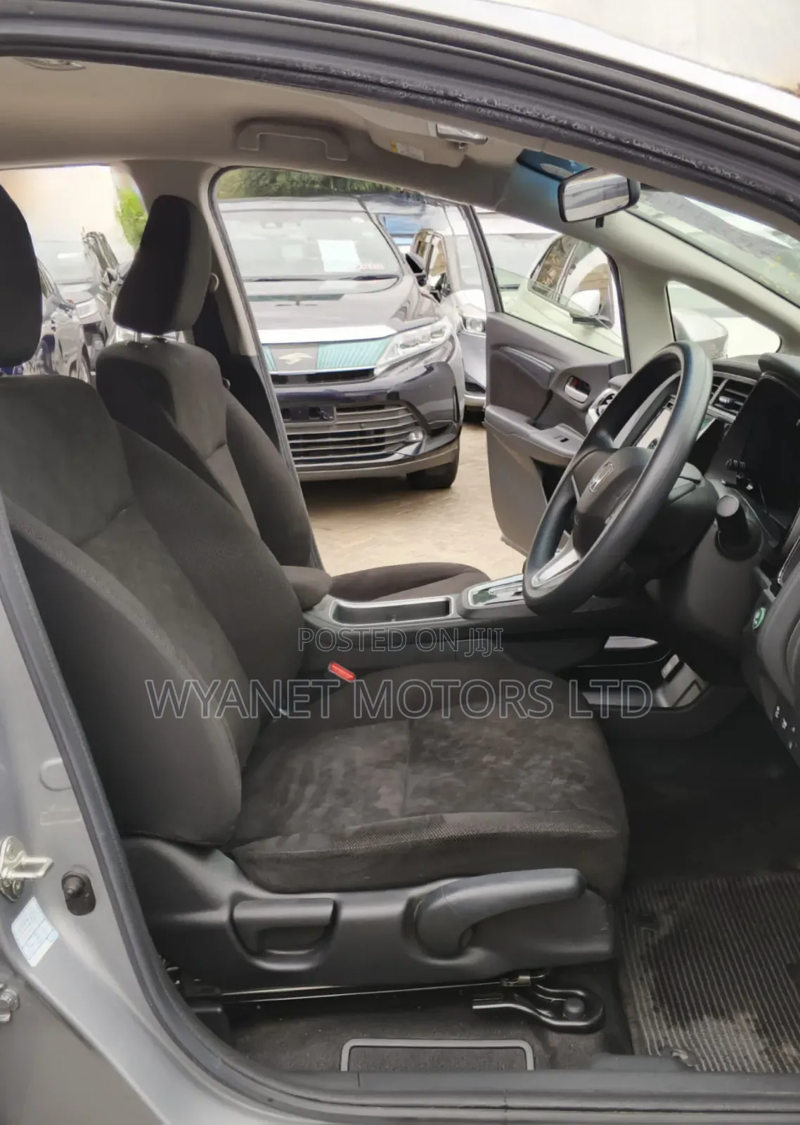 Honda Fit Shuttle 1.5 Hybrid 2WD 2019 Silver