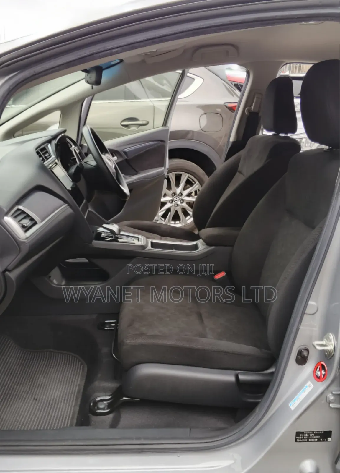 Honda Fit Shuttle 1.5 Hybrid 2WD 2019 Silver