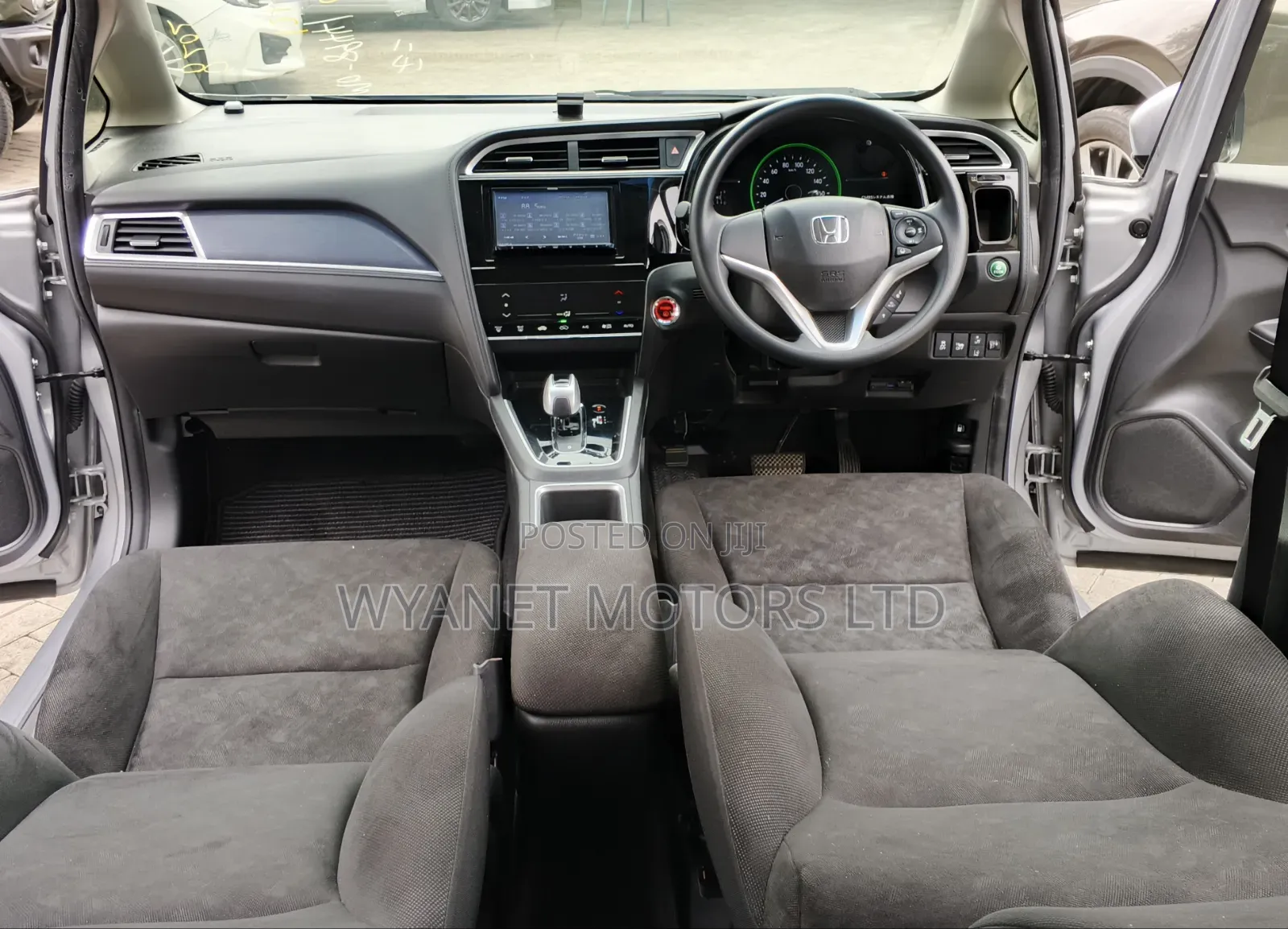 Honda Fit Shuttle 1.5 Hybrid 2WD 2019 Silver